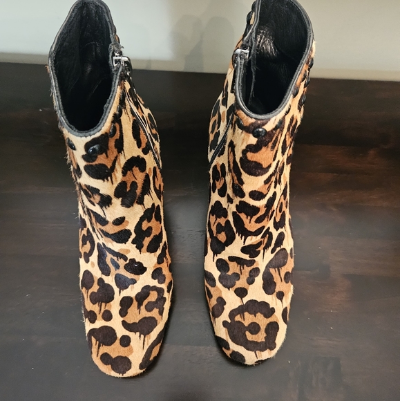 Coach All leather leopard print chunky heel bootie.size 6.5 - Picture 8 of 9